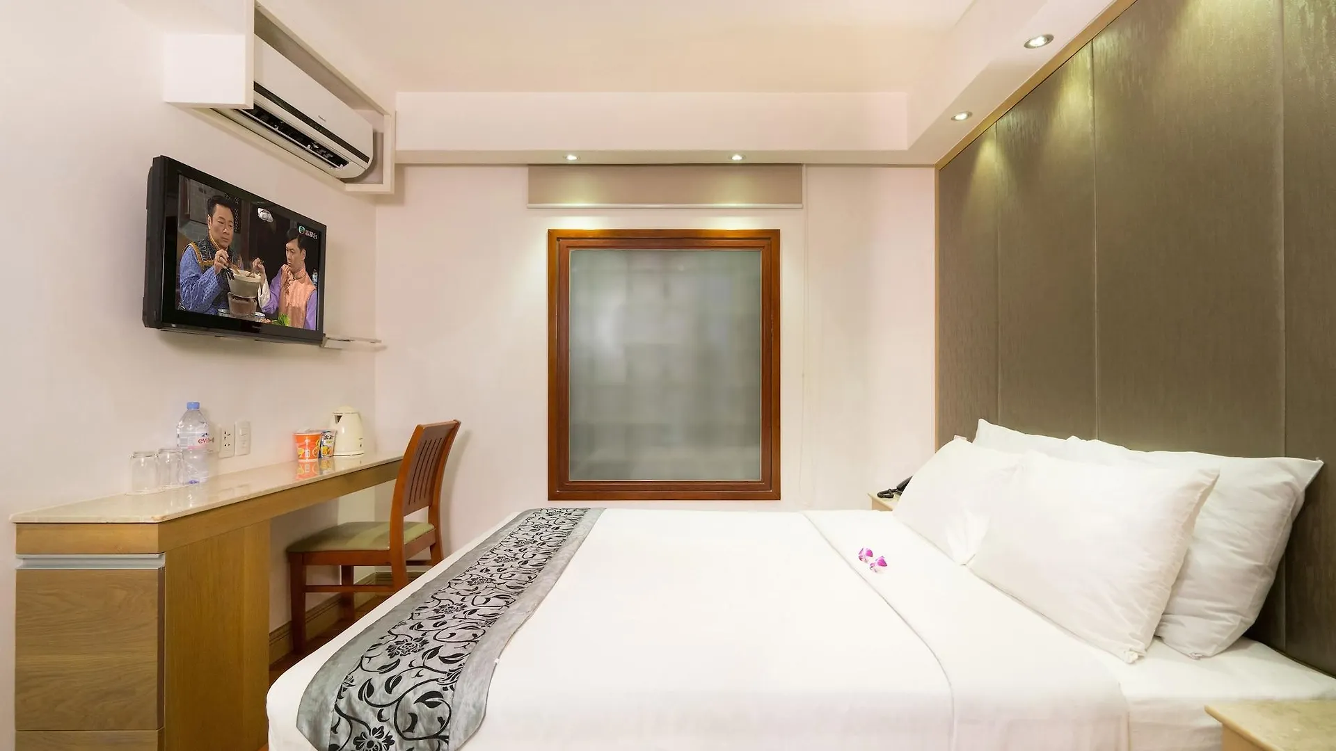 Empress Hotel Ho Chi Minh City 3*,  Vietnam